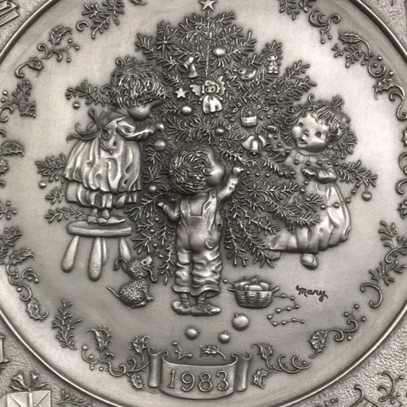 1983 Hallmark Pewter Christmas Plate - Picture 12 of 15